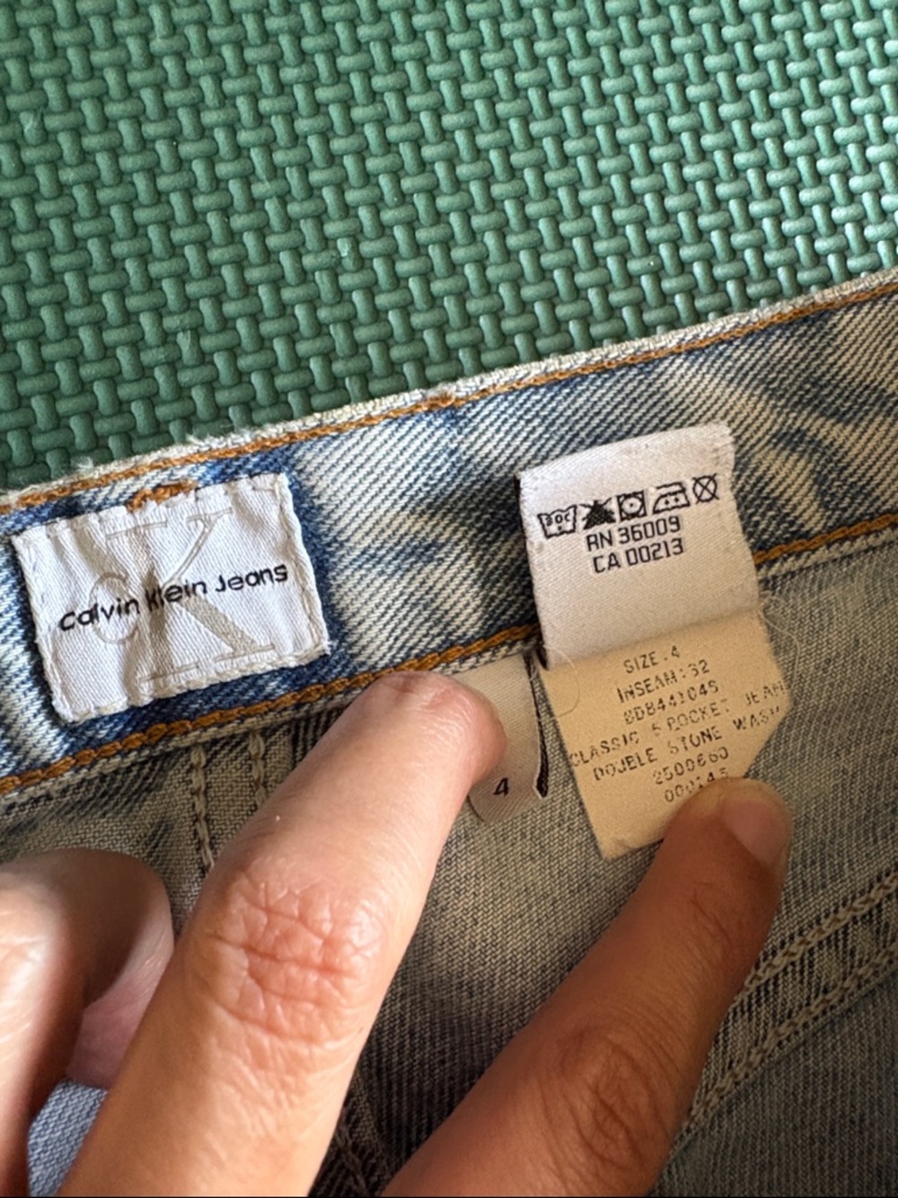 VTG Calvin Klein High Rise Tapered Leg Light Wash Jeans Size 26 Waist - Picture 5 of 16